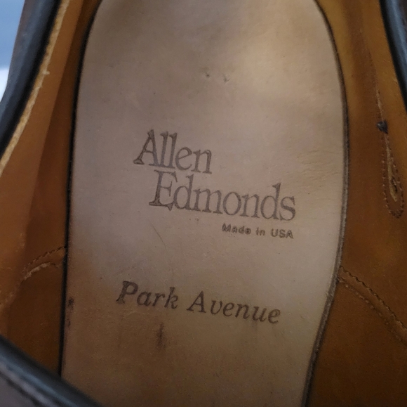 Allen Edmonds Dark Brown Leather Oxfords Size 9.5 main image 9